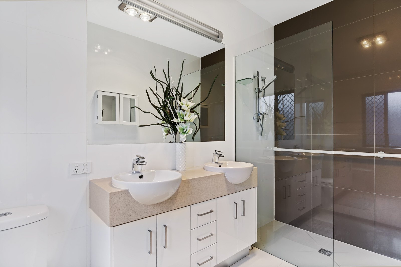 Who is responsible for mould in a rental property? Renting with mould